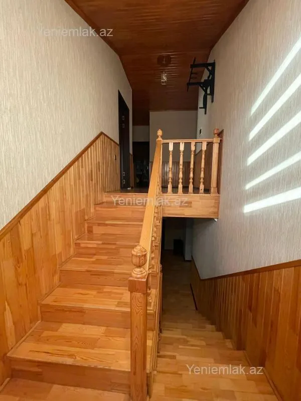 Satılır 5 otaqlı həyət evi 280 m²