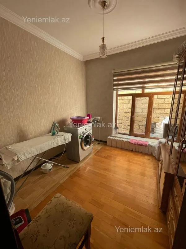 Satılır 5 otaqlı həyət evi 280 m²