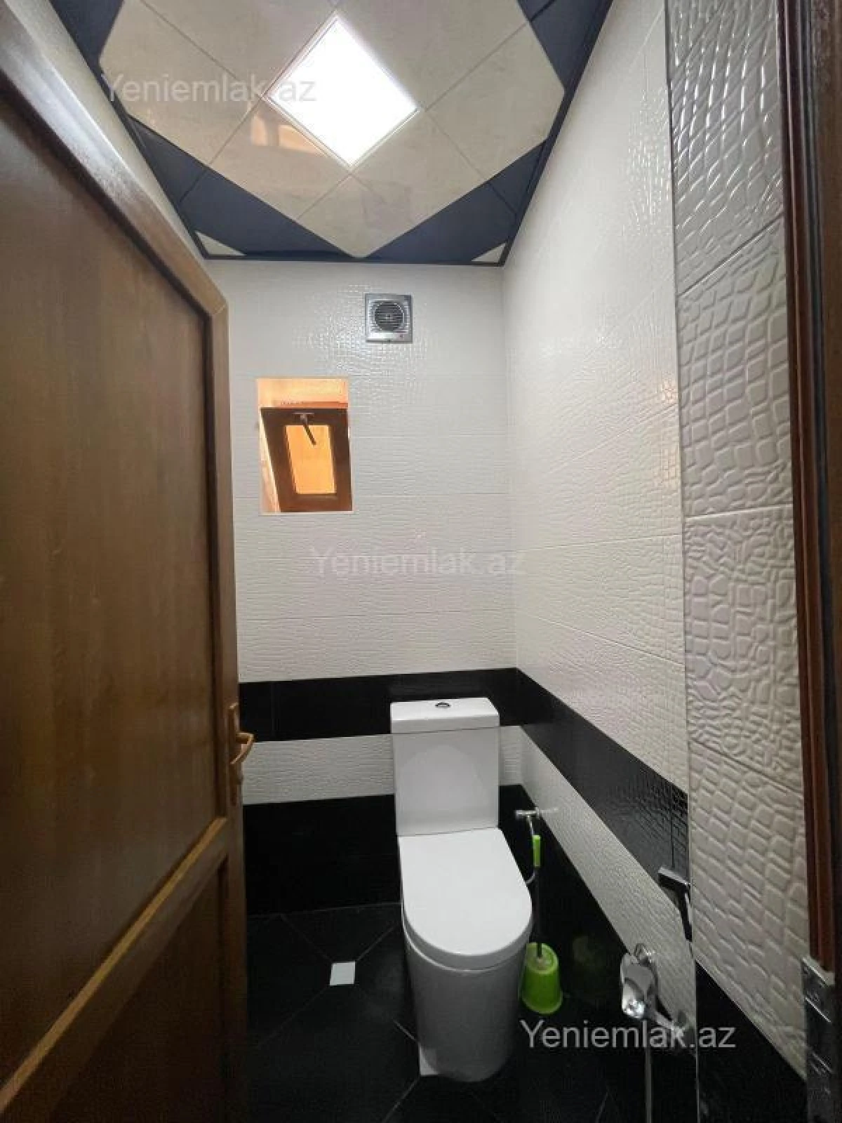 Satılır 5 otaqlı həyət evi 280 m²