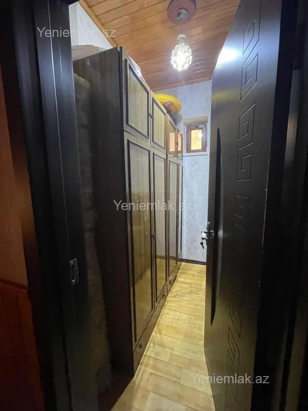 Satılır 5 otaqlı həyət evi 280 m²