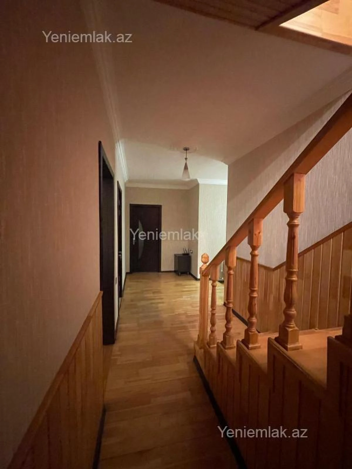 Satılır 5 otaqlı həyət evi 280 m²