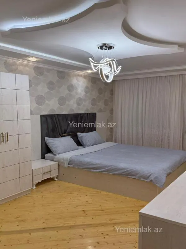 Satılır 4 otaqlı köhnə tikili 157 m²