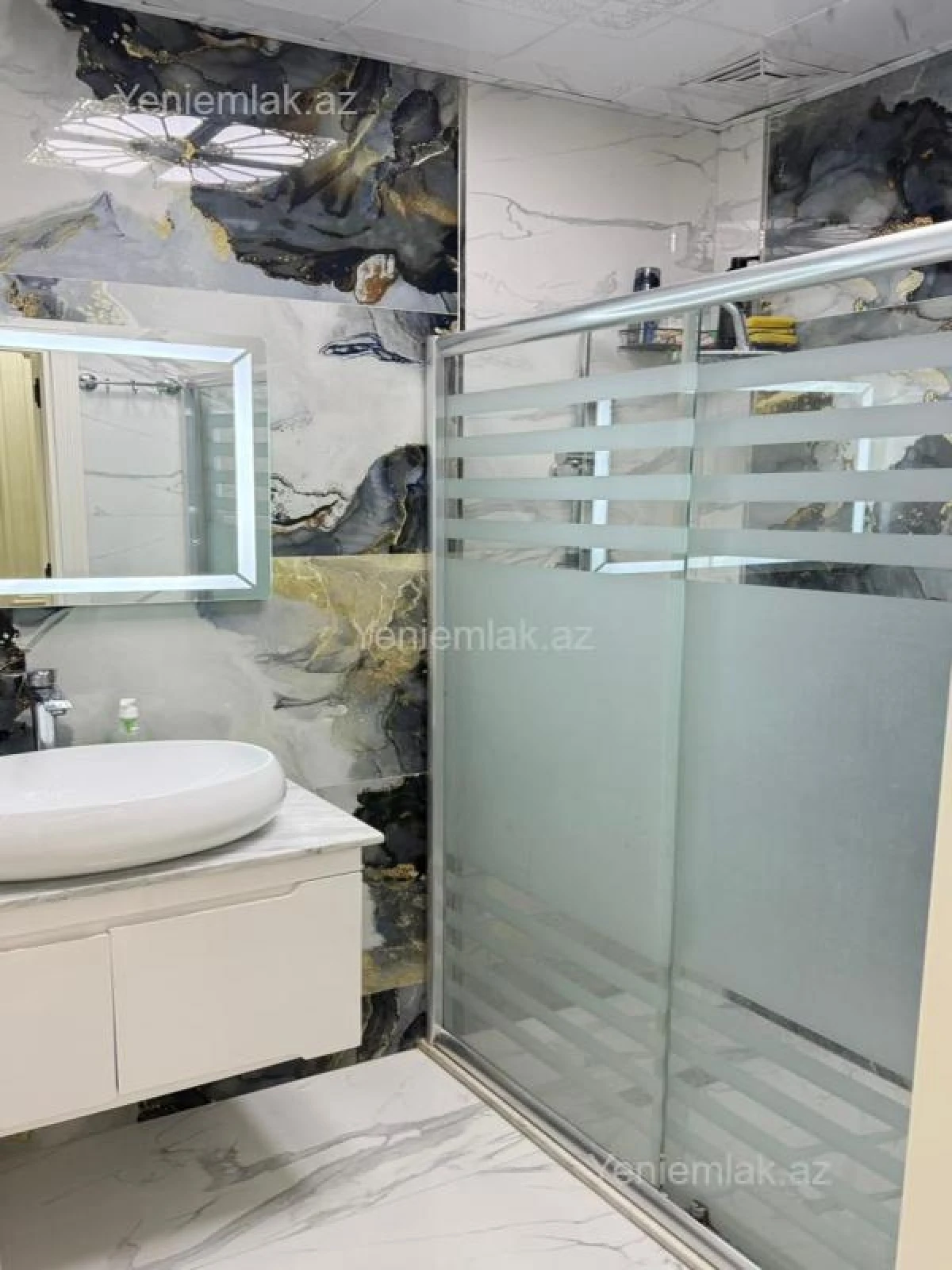 Satılır 4 otaqlı köhnə tikili 157 m²