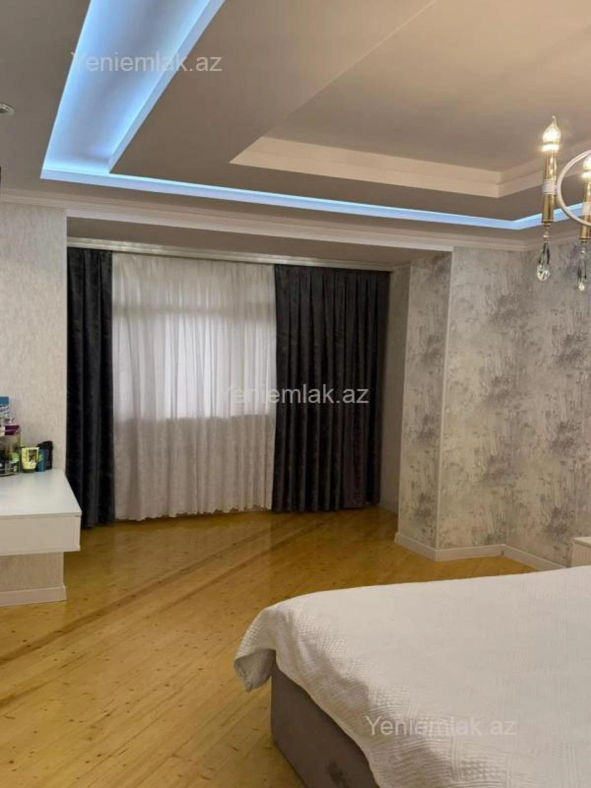 Satılır 4 otaqlı köhnə tikili 157 m²