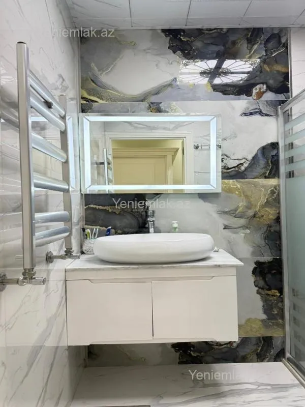 Satılır 4 otaqlı köhnə tikili 157 m²