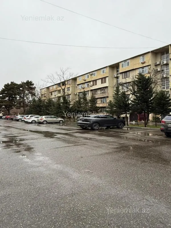 Satılır 4 otaqlı köhnə tikili 157 m²