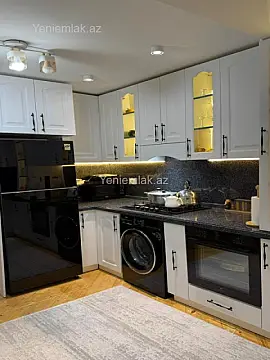 Satılır 4 otaqlı köhnə tikili 157 m²