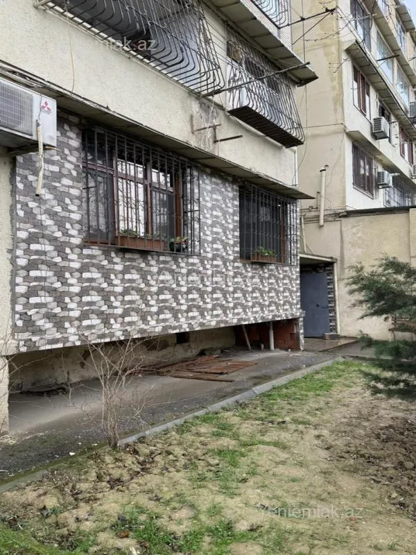 Satılır 4 otaqlı köhnə tikili 157 m²