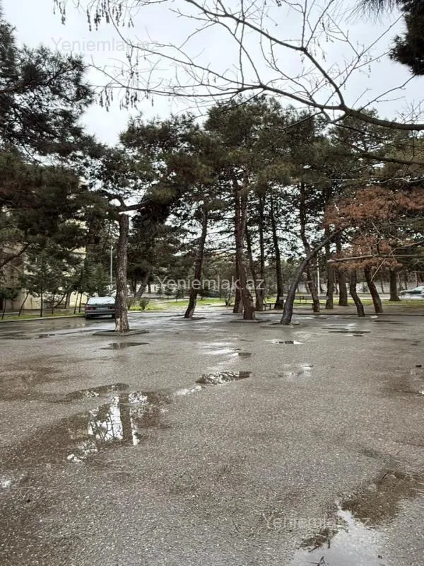 Satılır 4 otaqlı köhnə tikili 157 m²