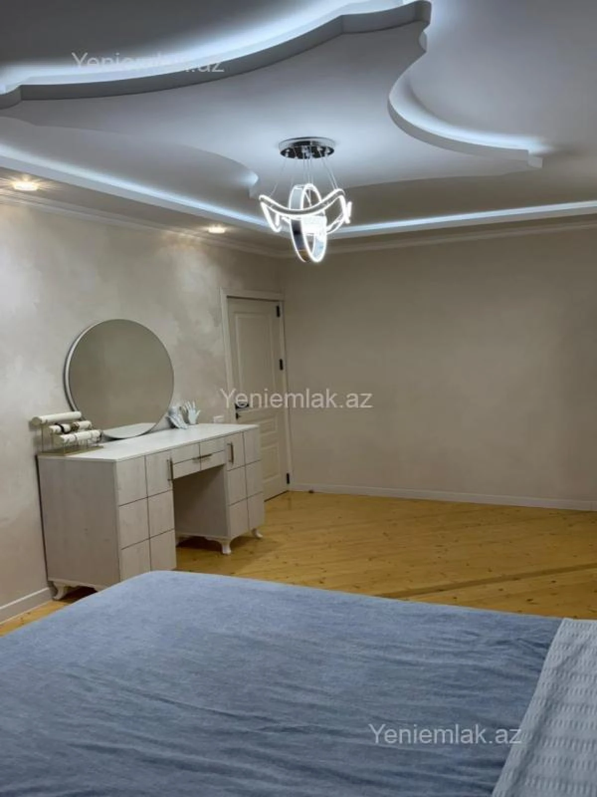 Satılır 4 otaqlı köhnə tikili 157 m²