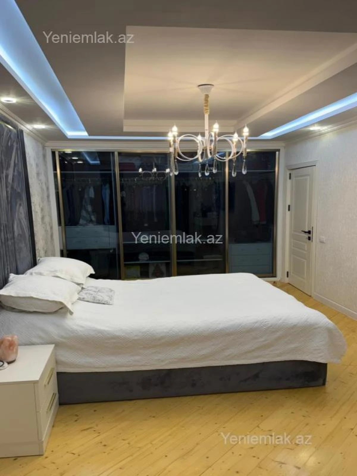 Satılır 4 otaqlı köhnə tikili 157 m²