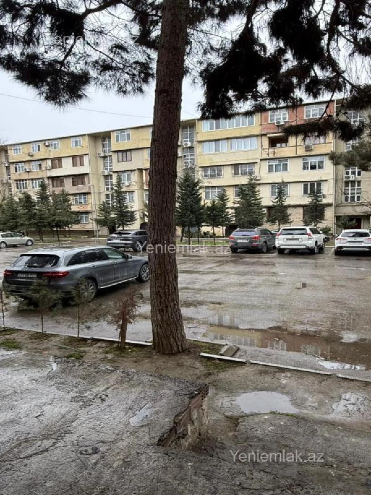 Satılır 4 otaqlı köhnə tikili 157 m²