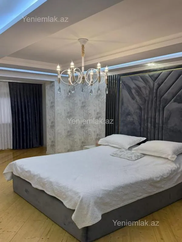 Satılır 4 otaqlı köhnə tikili 157 m²