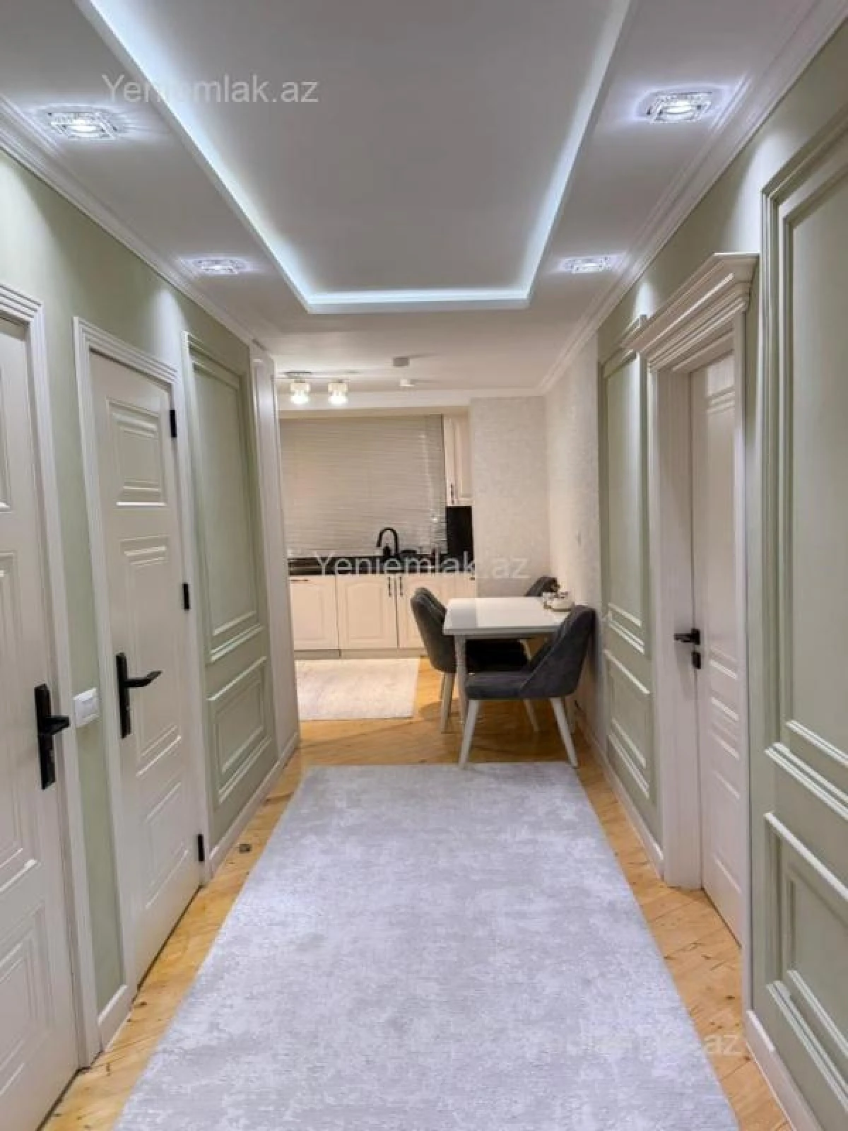 Satılır 4 otaqlı köhnə tikili 157 m²