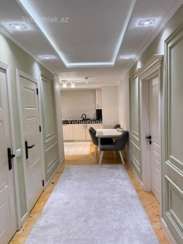 Satılır 4 otaqlı köhnə tikili 157 m²