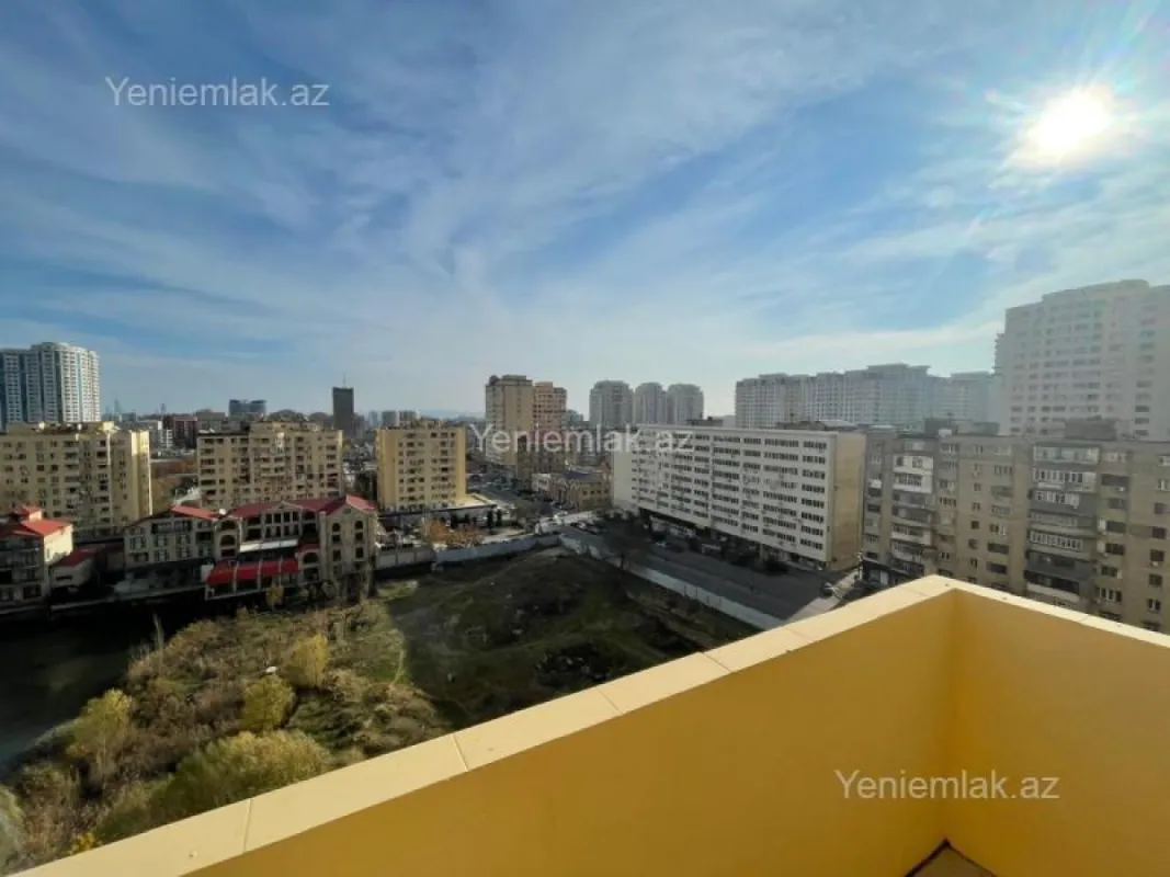 Satılır 3 otaqlı yeni tikili 130 m²