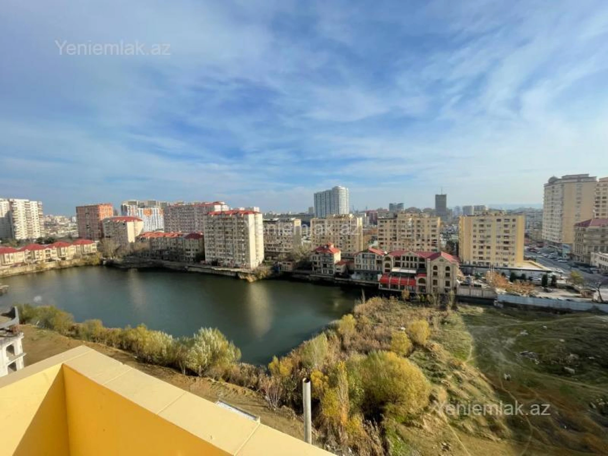 Satılır 3 otaqlı yeni tikili 130 m²