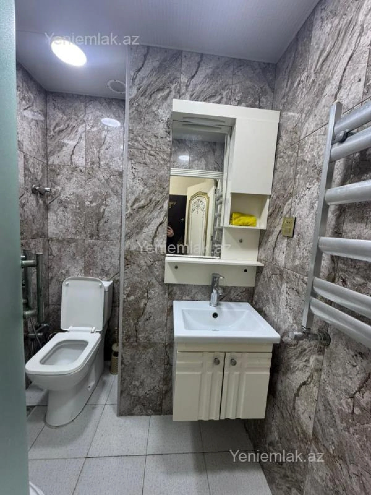 Satılır 2 otaqlı köhnə tikili 55 m²