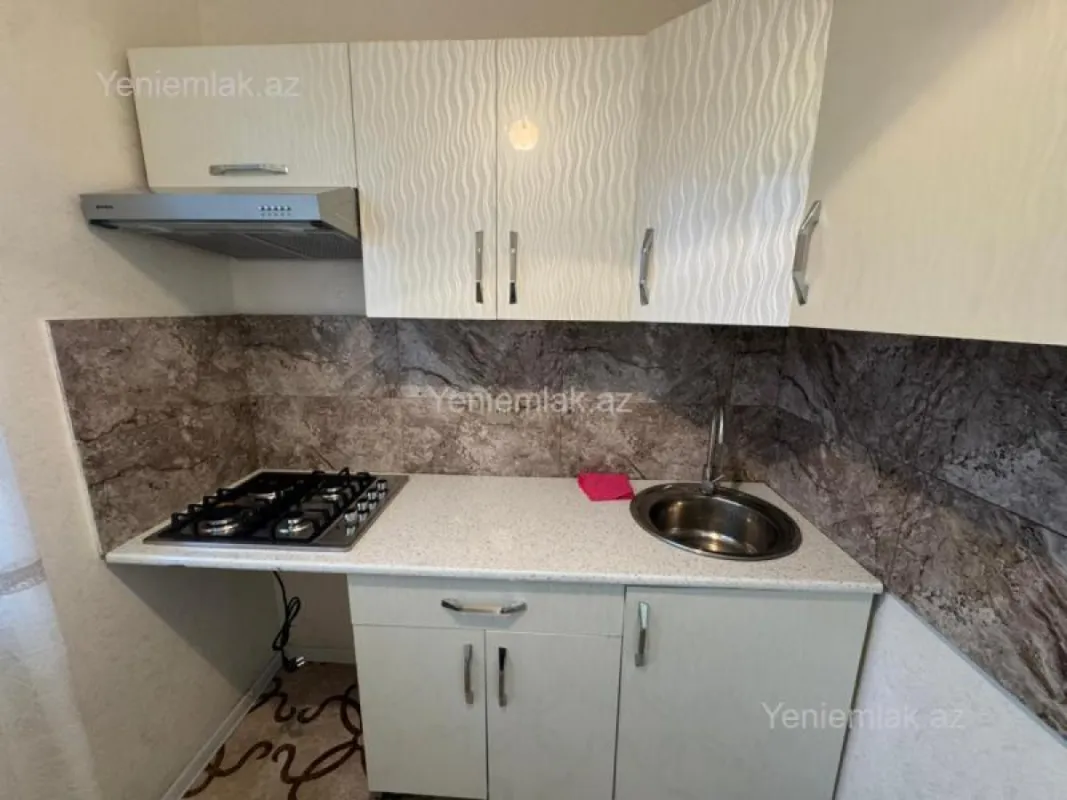 Satılır 2 otaqlı köhnə tikili 55 m²