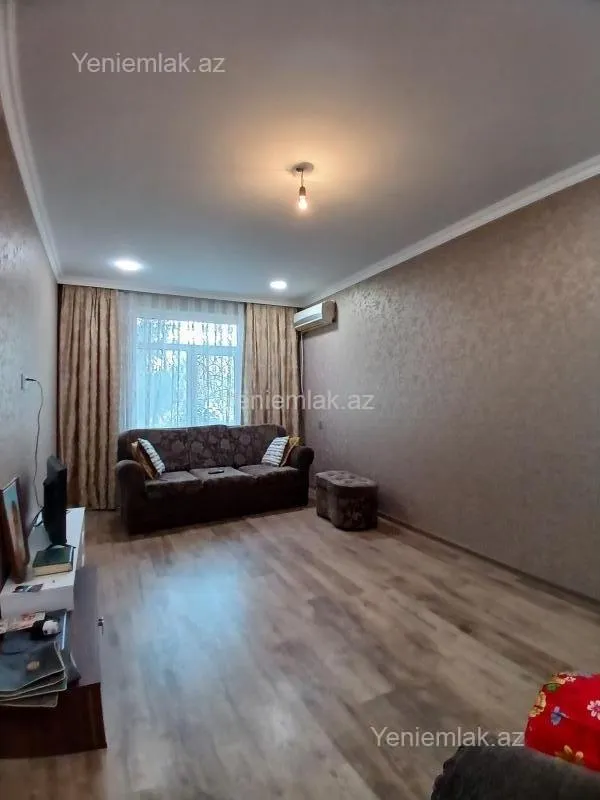 Satılır 2 otaqlı köhnə tikili 60 m²