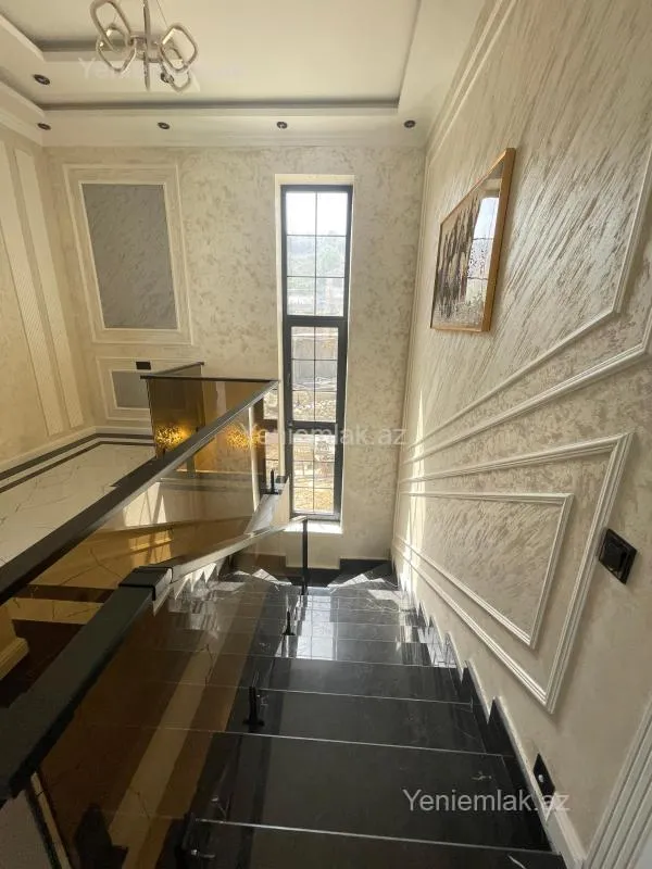 Satılır 6 otaqlı həyət evi 290 m²