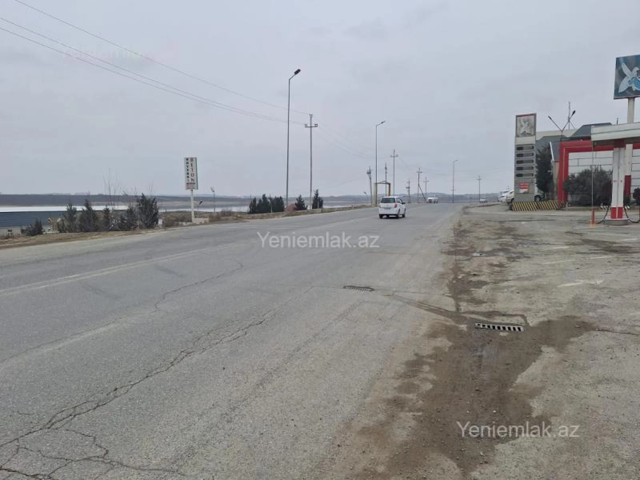 Satılır 7 otaqlı obyekt 3000 m²