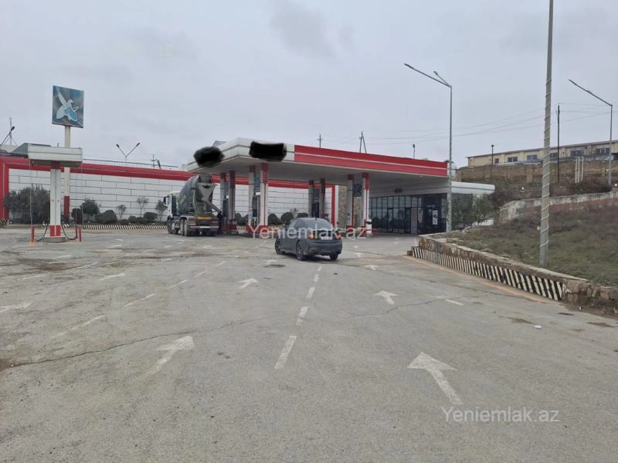 Satılır 7 otaqlı obyekt 3000 m²