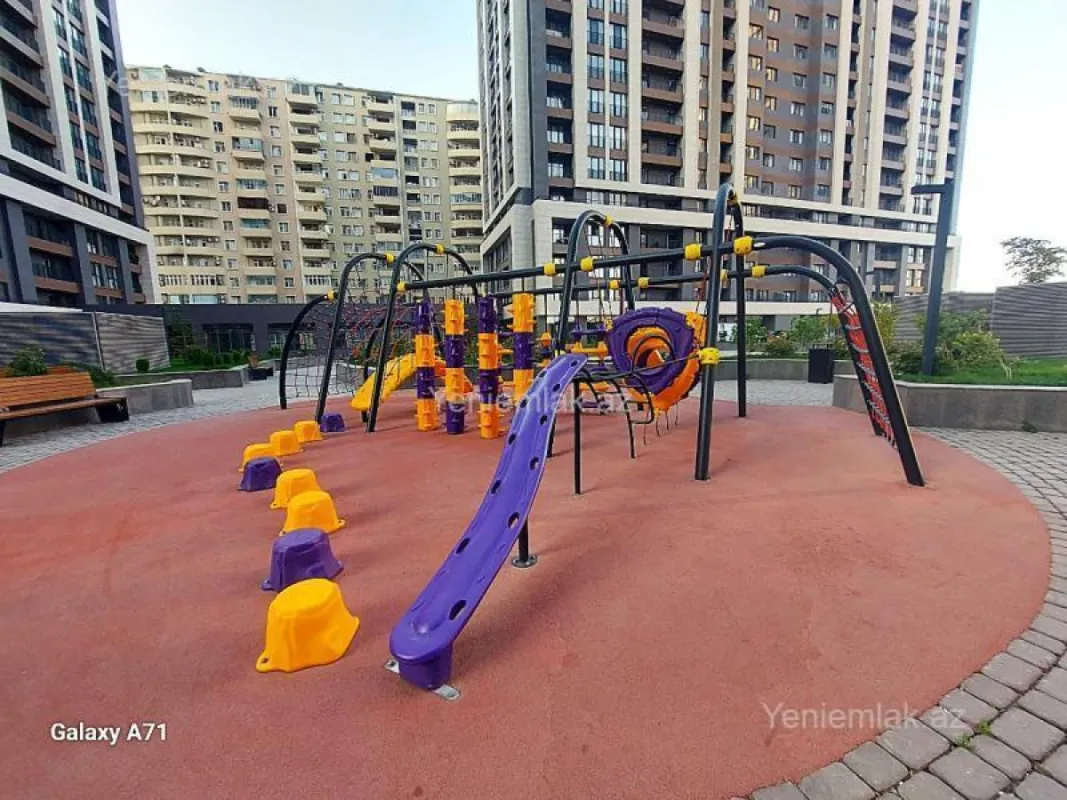 Satılır 4 otaqlı yeni tikili 322 m²