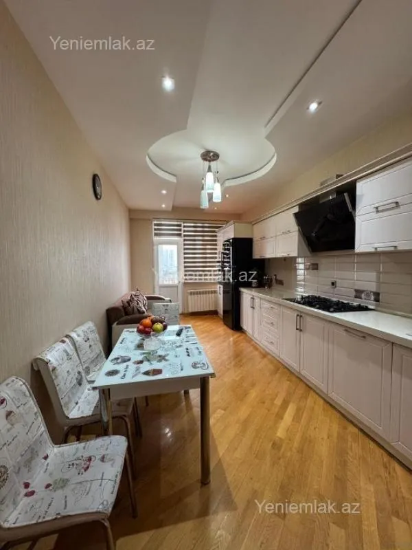 Satılır 3 otaqlı yeni tikili 127 m²