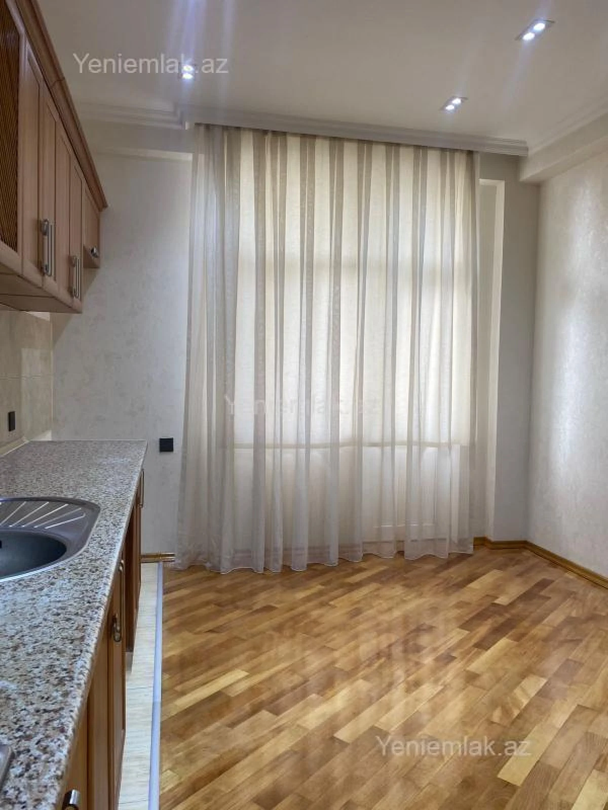 Satılır 3 otaqlı yeni tikili 121 m²