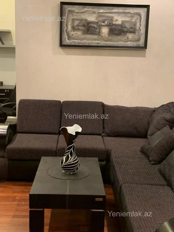 Satılır 3 otaqlı ofis 120 m²