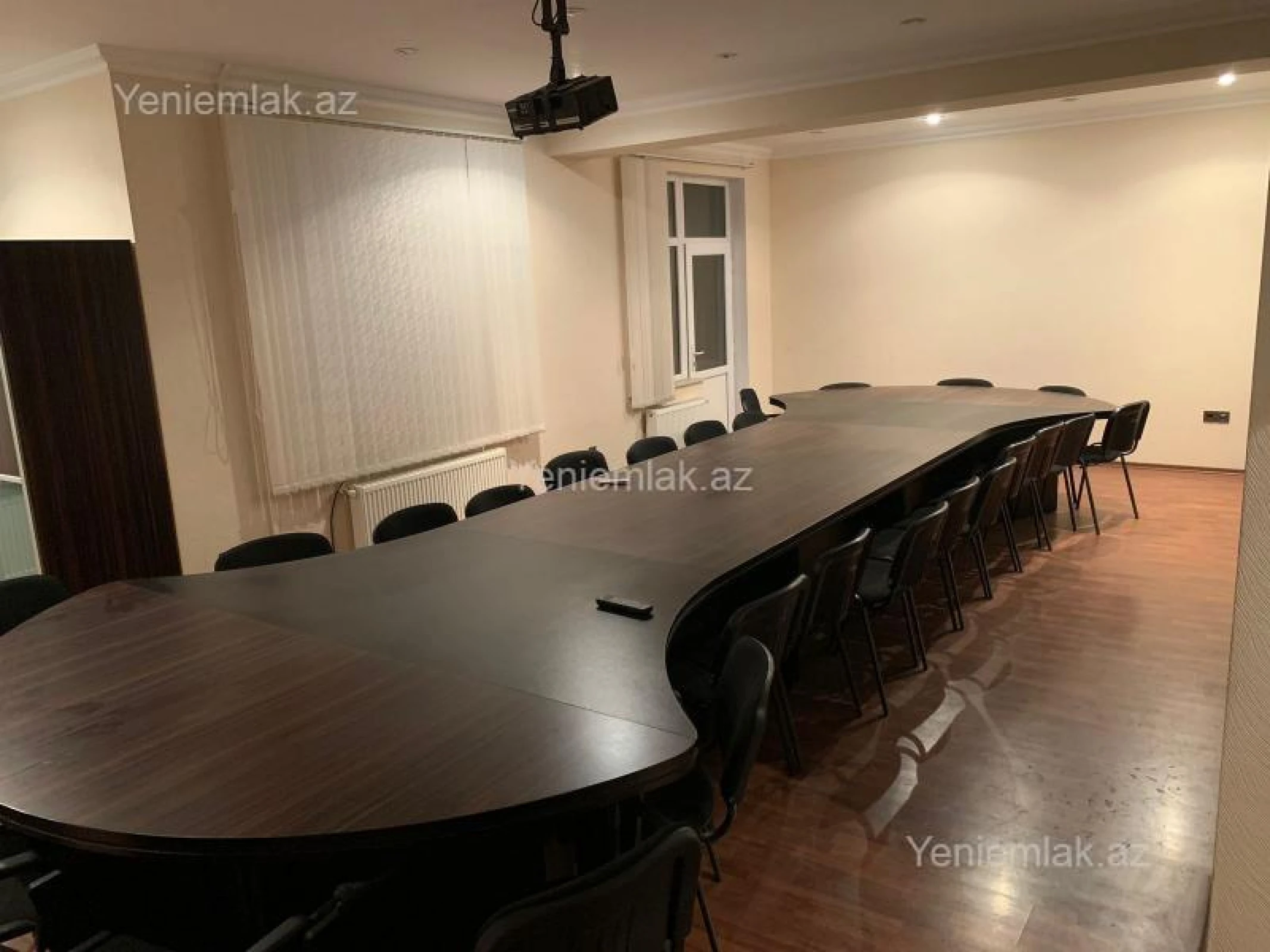 Satılır 3 otaqlı ofis 120 m²