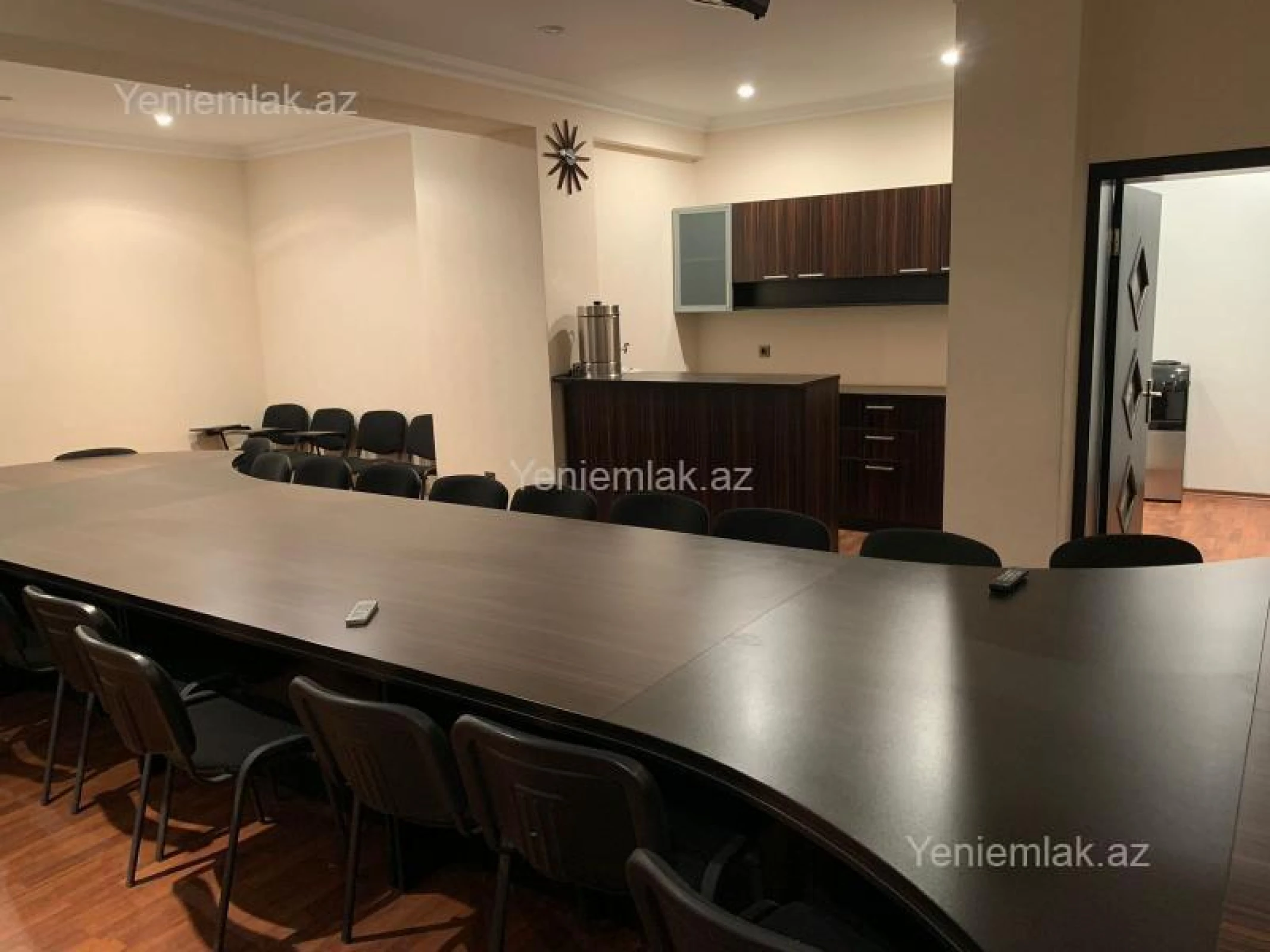 Satılır 3 otaqlı ofis 120 m²