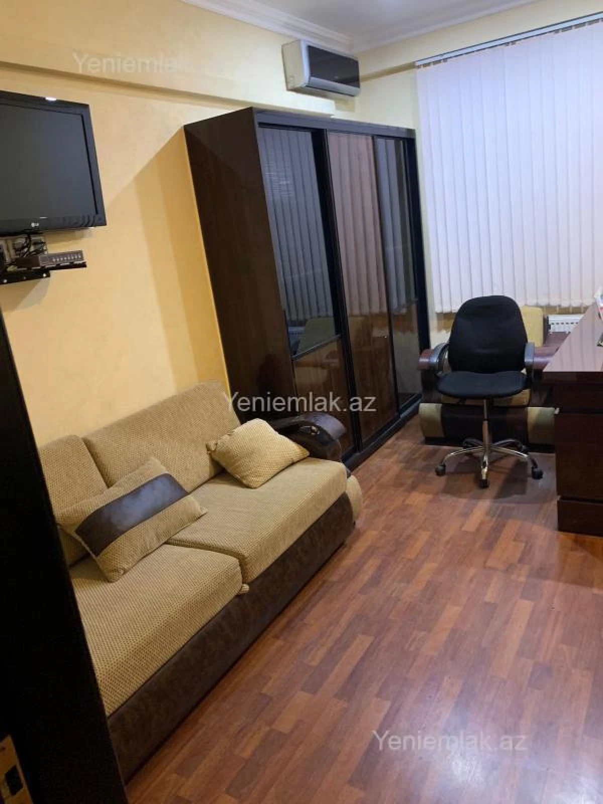 Satılır 3 otaqlı ofis 120 m²