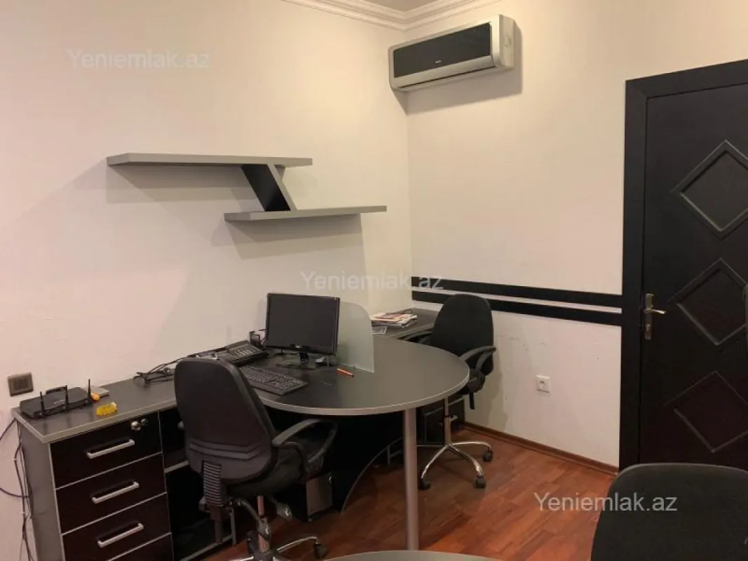 Satılır 3 otaqlı ofis 120 m²