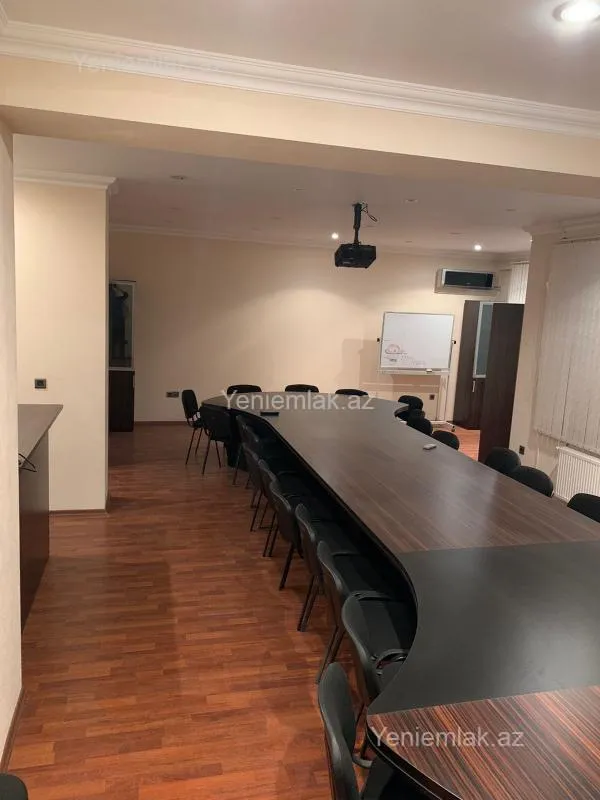 Satılır 3 otaqlı ofis 120 m²