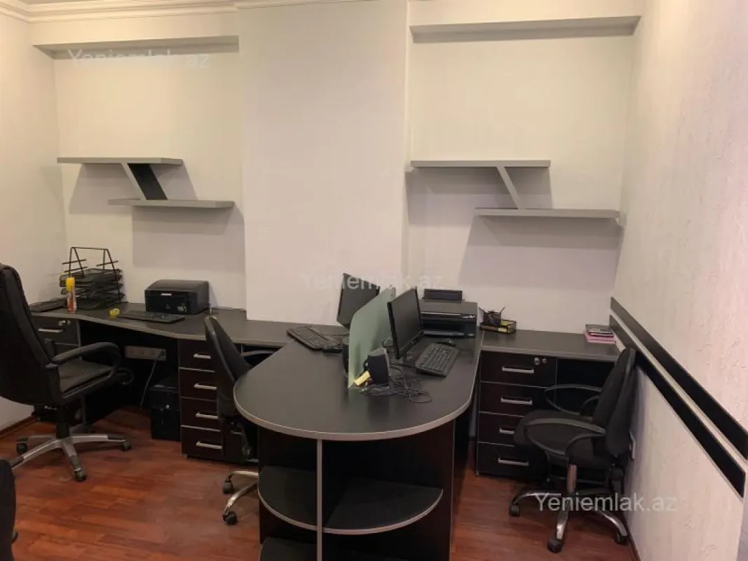 Satılır 3 otaqlı ofis 120 m²