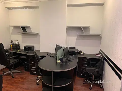 Satılır 3 otaqlı ofis 120 m²