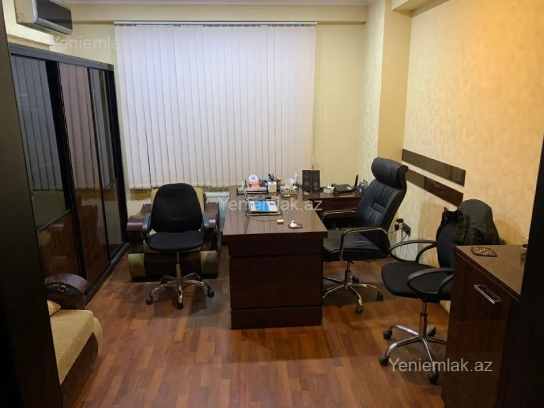 Satılır 3 otaqlı ofis 120 m²