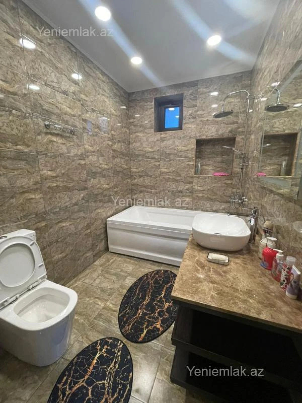 Satılır 6 otaqlı həyət evi 250 m²