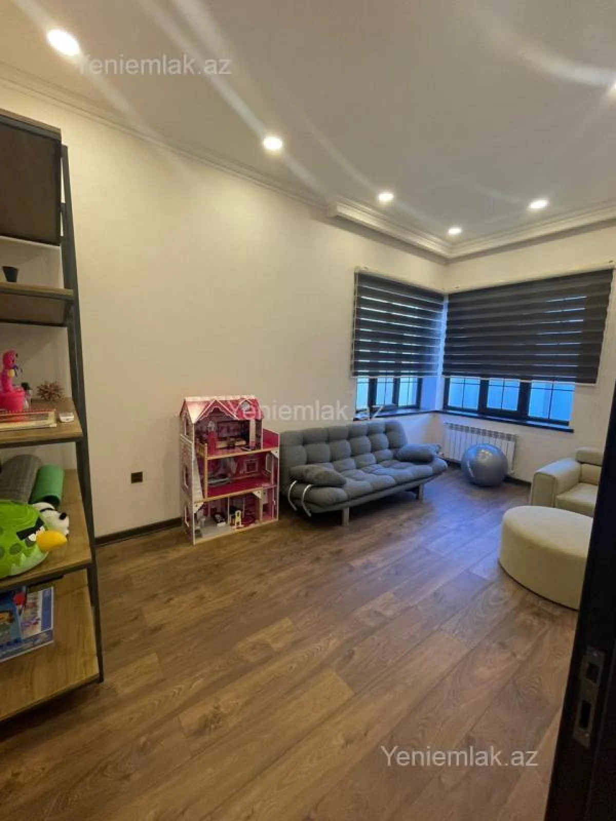 Satılır 6 otaqlı həyət evi 250 m²
