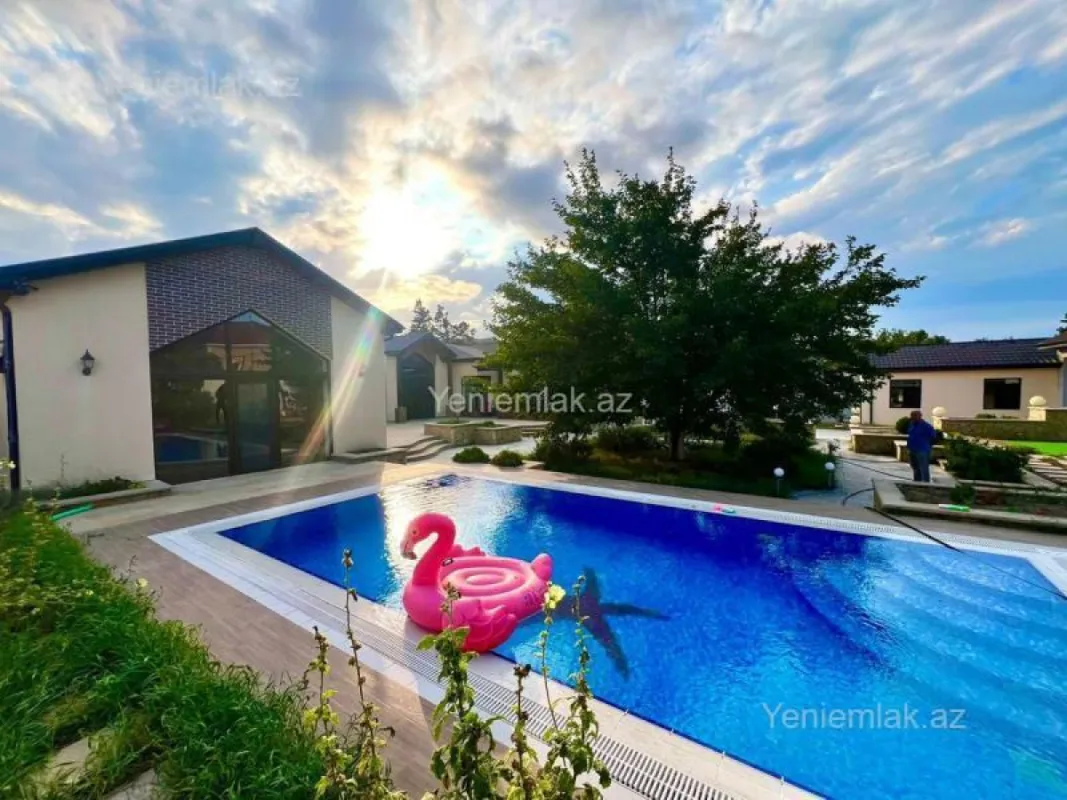 Satılır 6 otaqlı həyət evi 250 m²