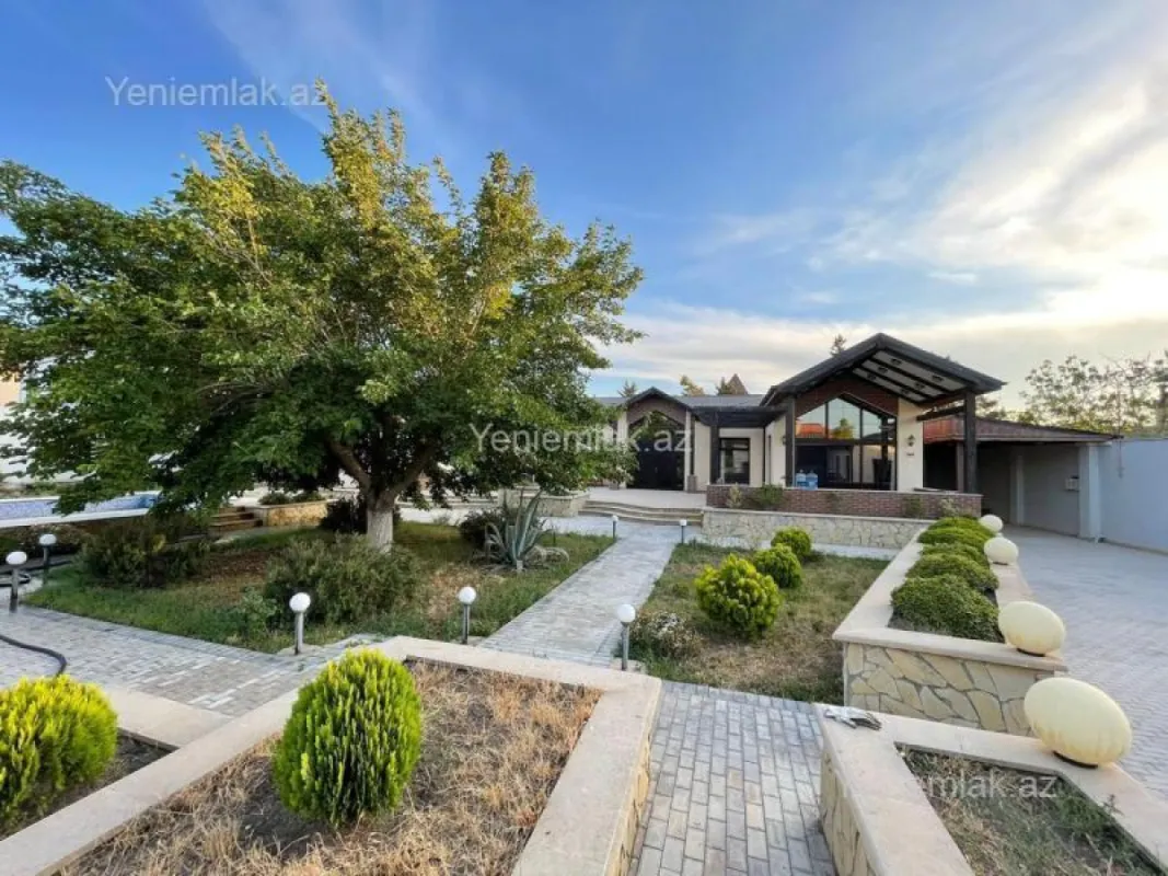 Satılır 6 otaqlı həyət evi 250 m²