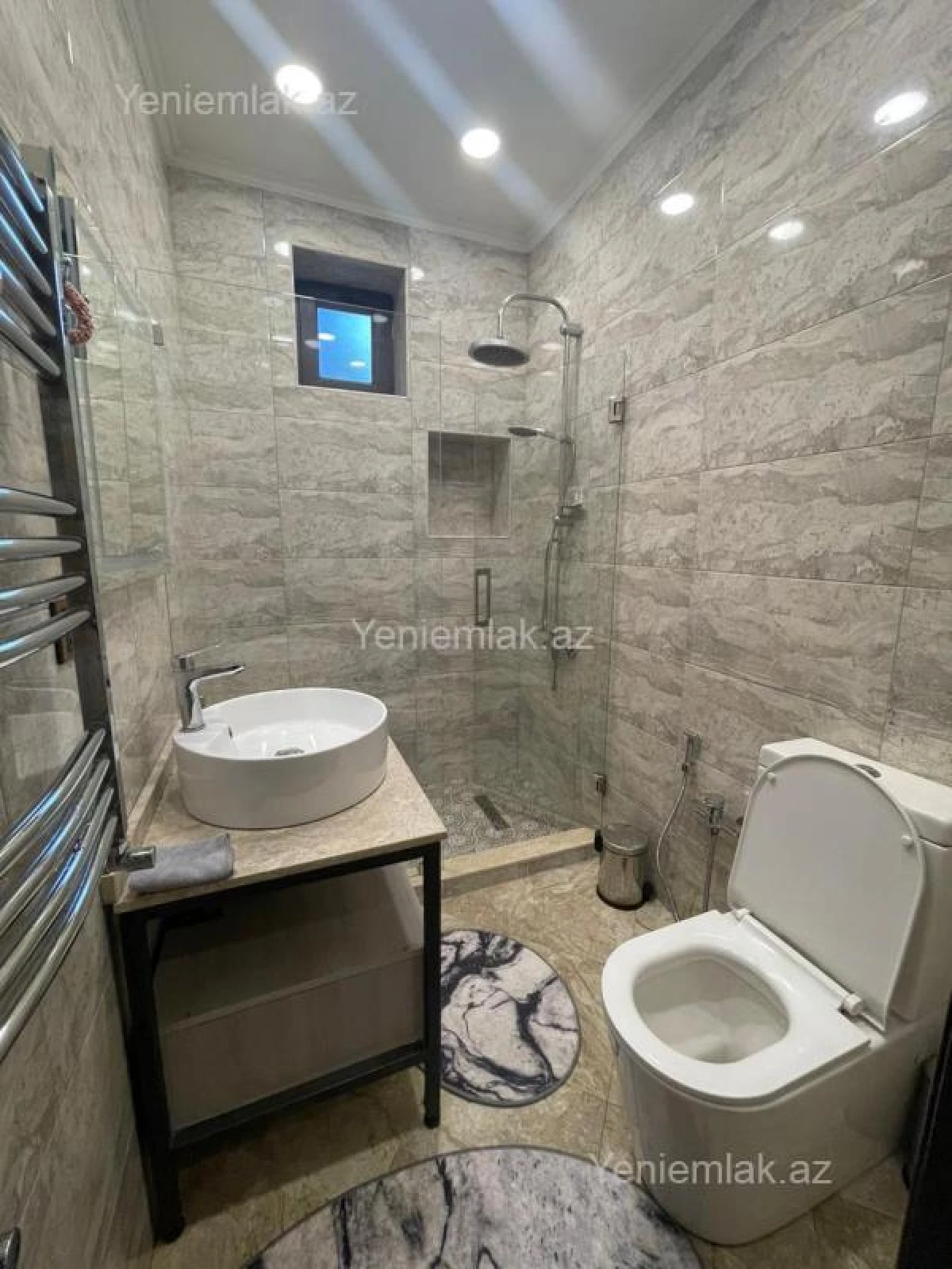 Satılır 6 otaqlı həyət evi 250 m²