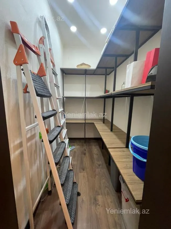 Satılır 6 otaqlı həyət evi 250 m²