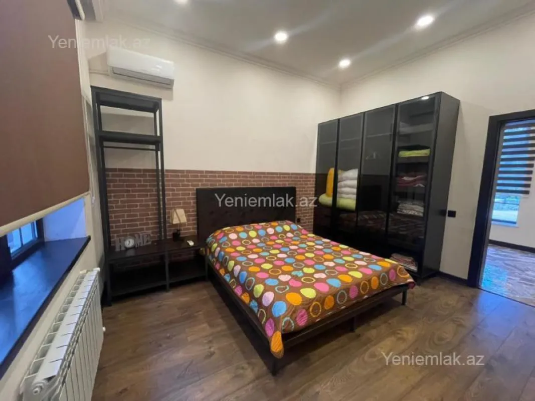 Satılır 6 otaqlı həyət evi 250 m²