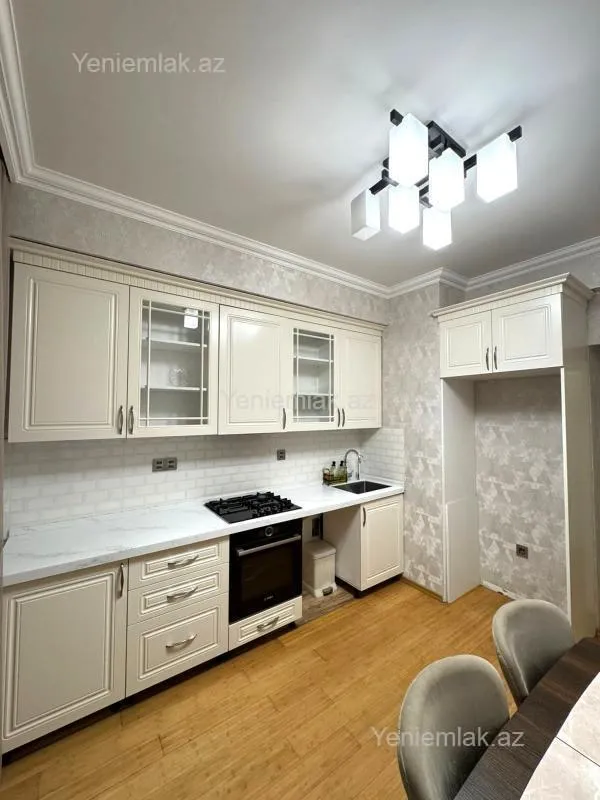 Satılır 2 otaqlı yeni tikili 80 m²