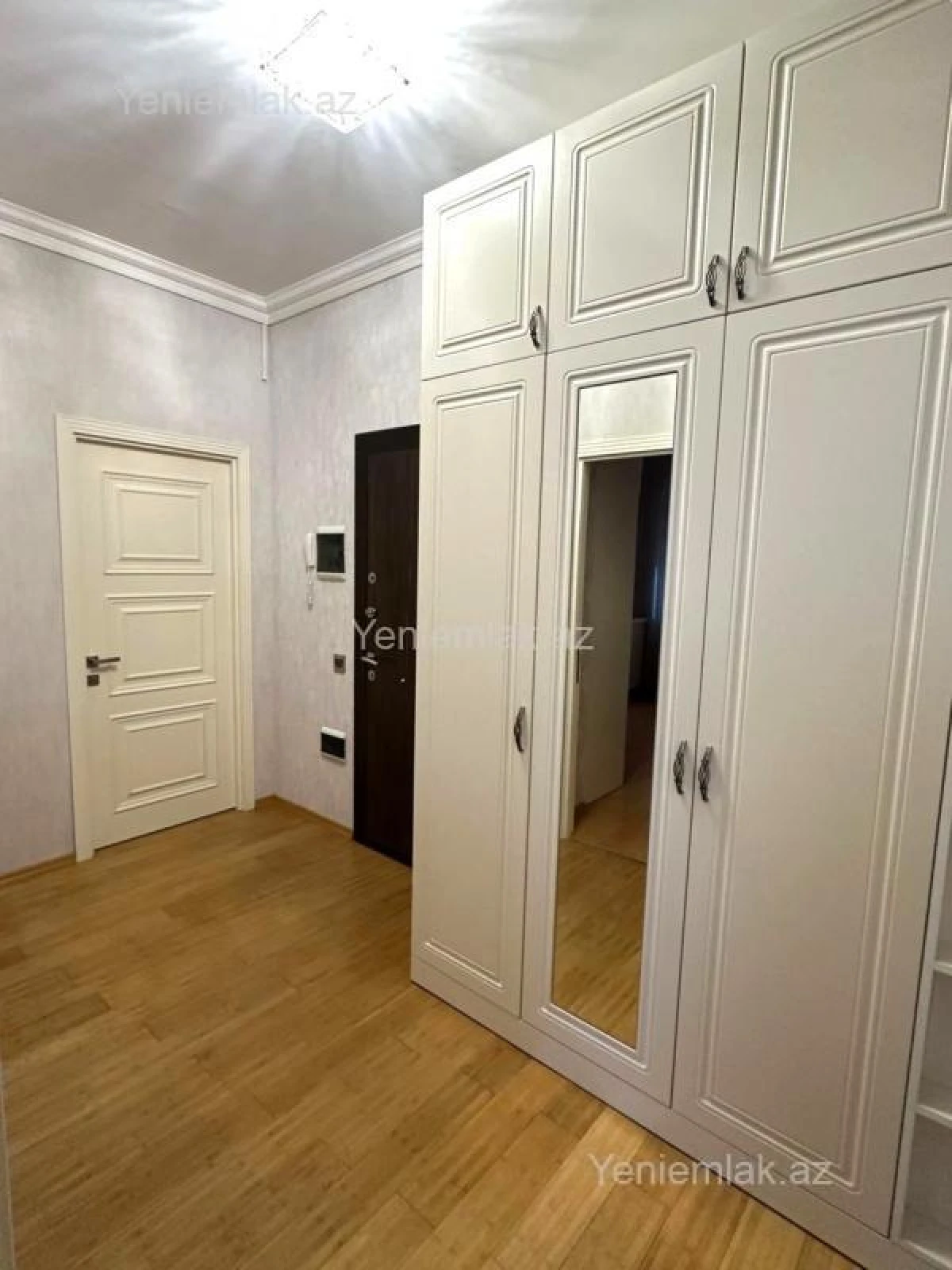 Satılır 2 otaqlı yeni tikili 80 m²