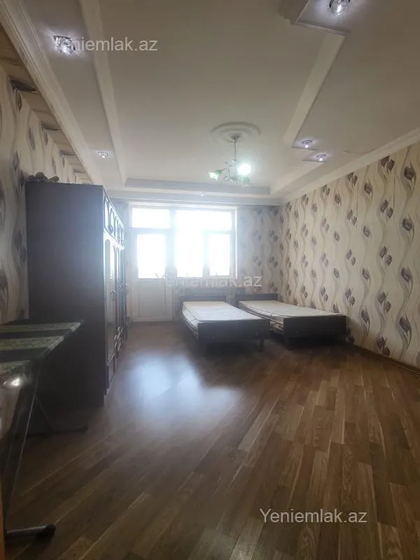 Satılır 3 otaqlı yeni tikili 120 m²
