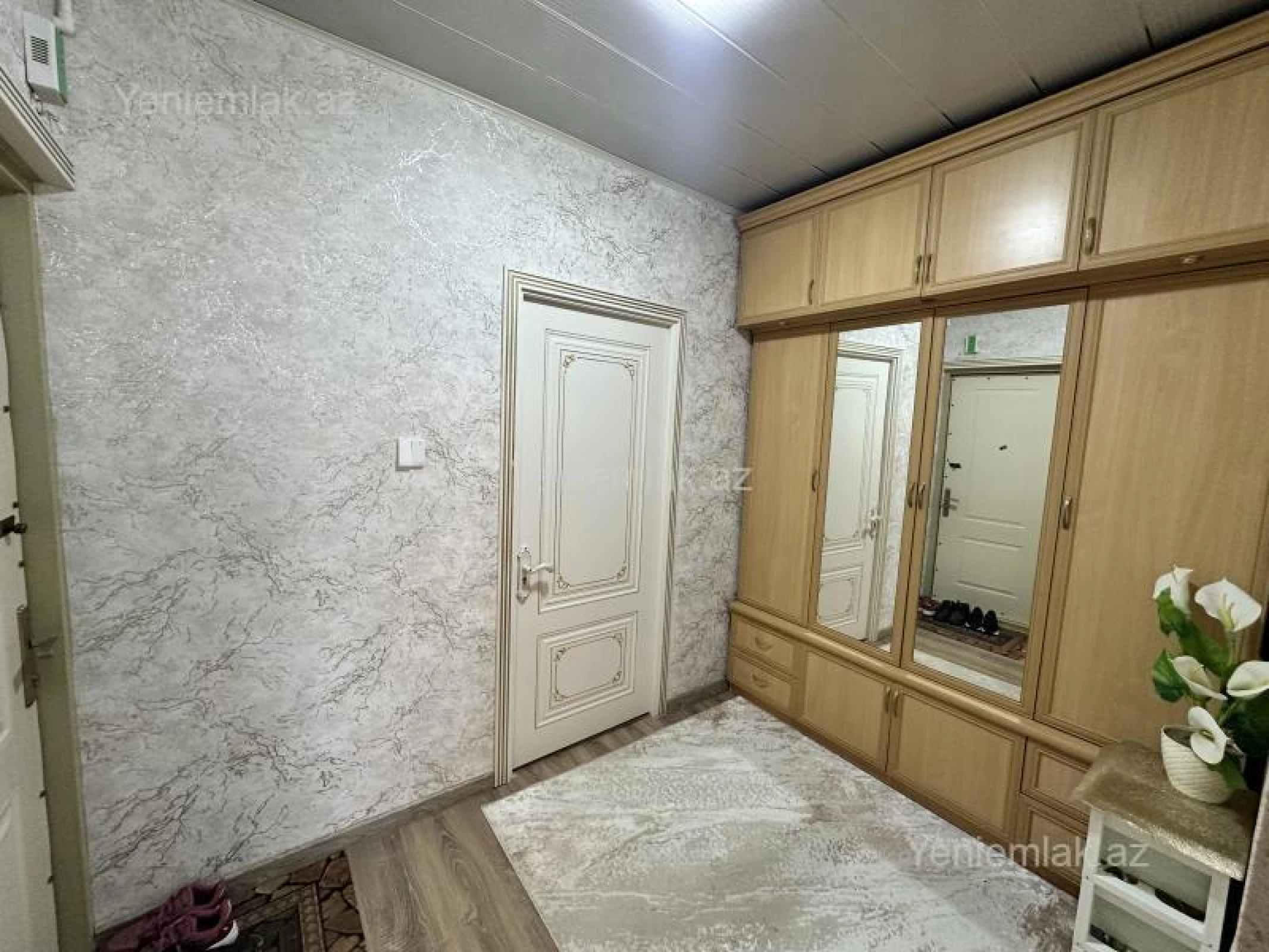 Satılır 2 otaqlı köhnə tikili 60 m²